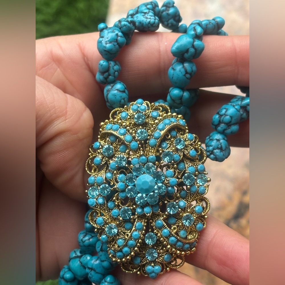 ๐ RARE 1928 Designer Turquoise Blue Stone Statement Necklace โข Crystal Medallion - Picture 10 of 14